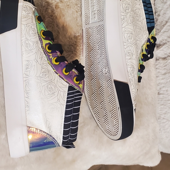 Disney Nightmare Before Christmas Bat Pattern Sneakers. Sz 8 - Picture 5 of 7